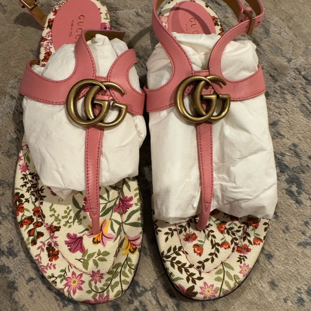 Gucci Pink and Cream Sandals with Floral Print